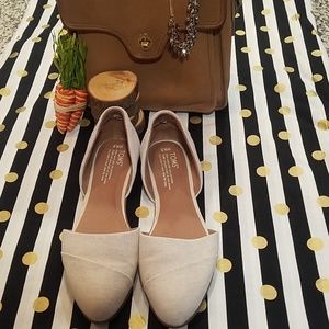 Tom's jutti d'Orsay open side flats. Suede